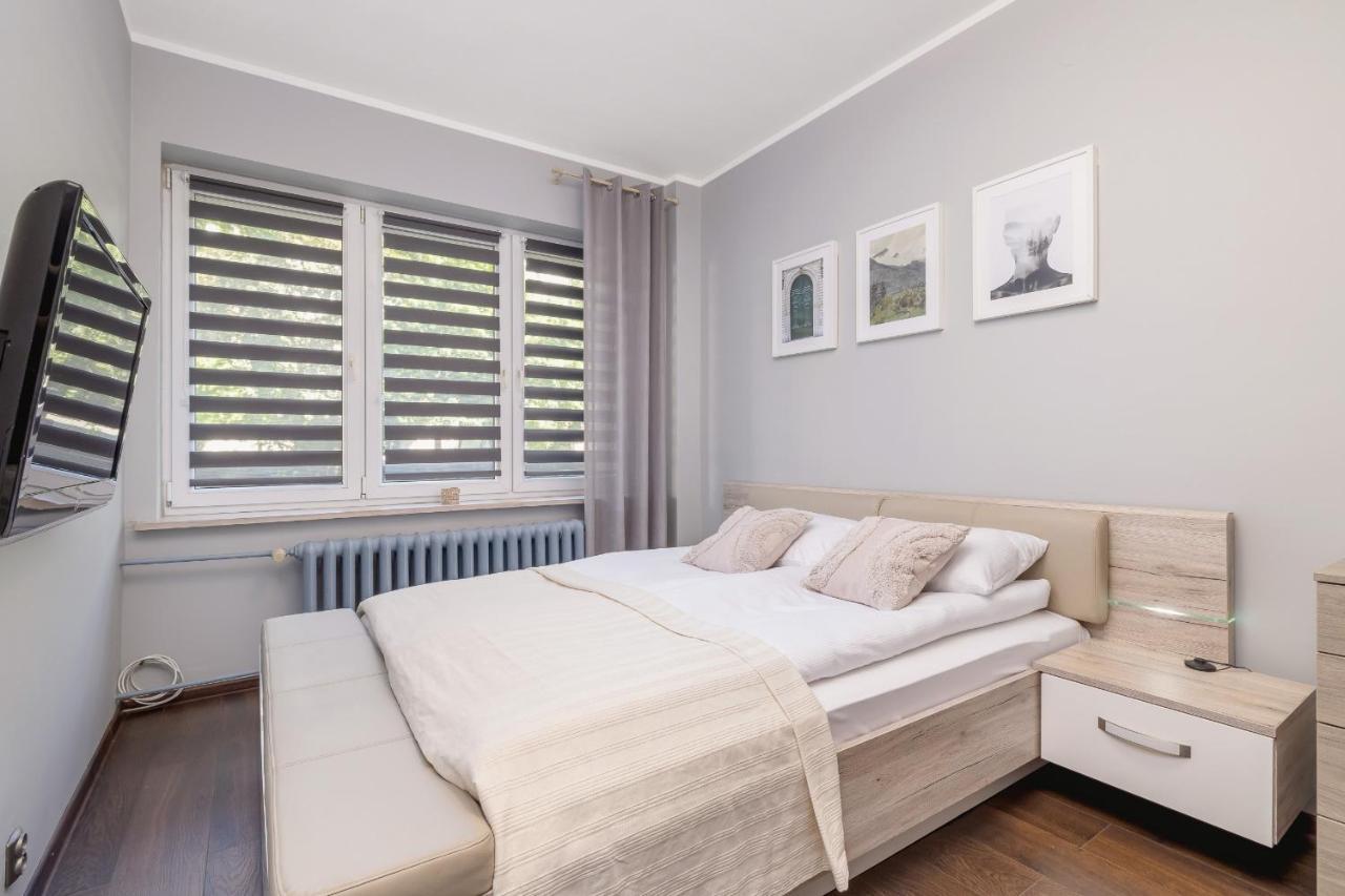 Stylish Korfantego Apartment Next To Spodek By Noclegi Renters Katowice Esterno foto