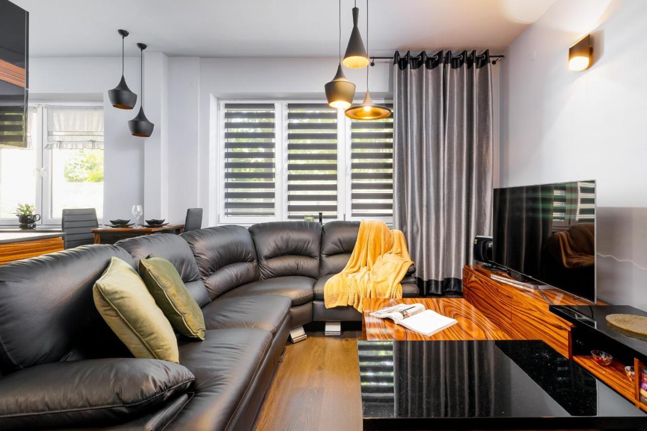 Stylish Korfantego Apartment Next To Spodek By Noclegi Renters Katowice Esterno foto