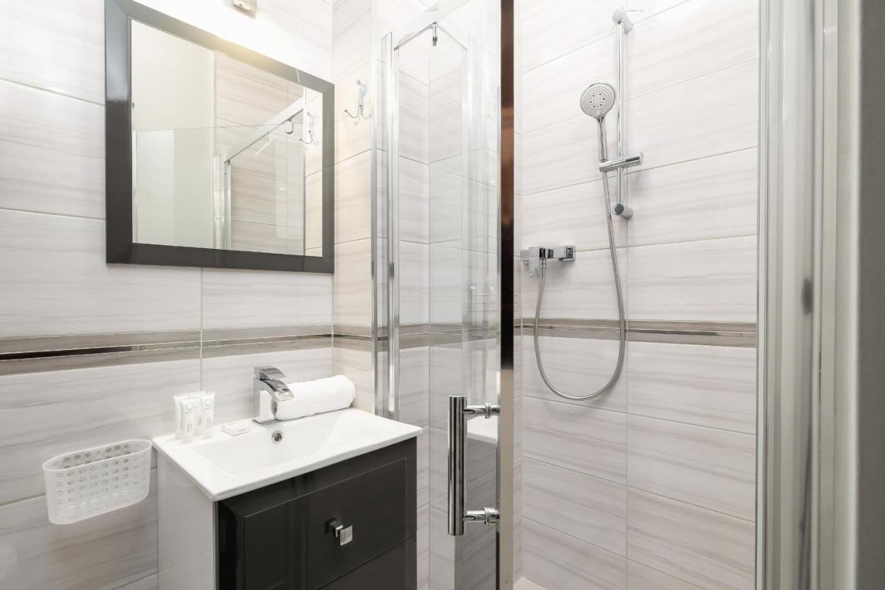 Stylish Korfantego Apartment Next To Spodek By Noclegi Renters Katowice Esterno foto