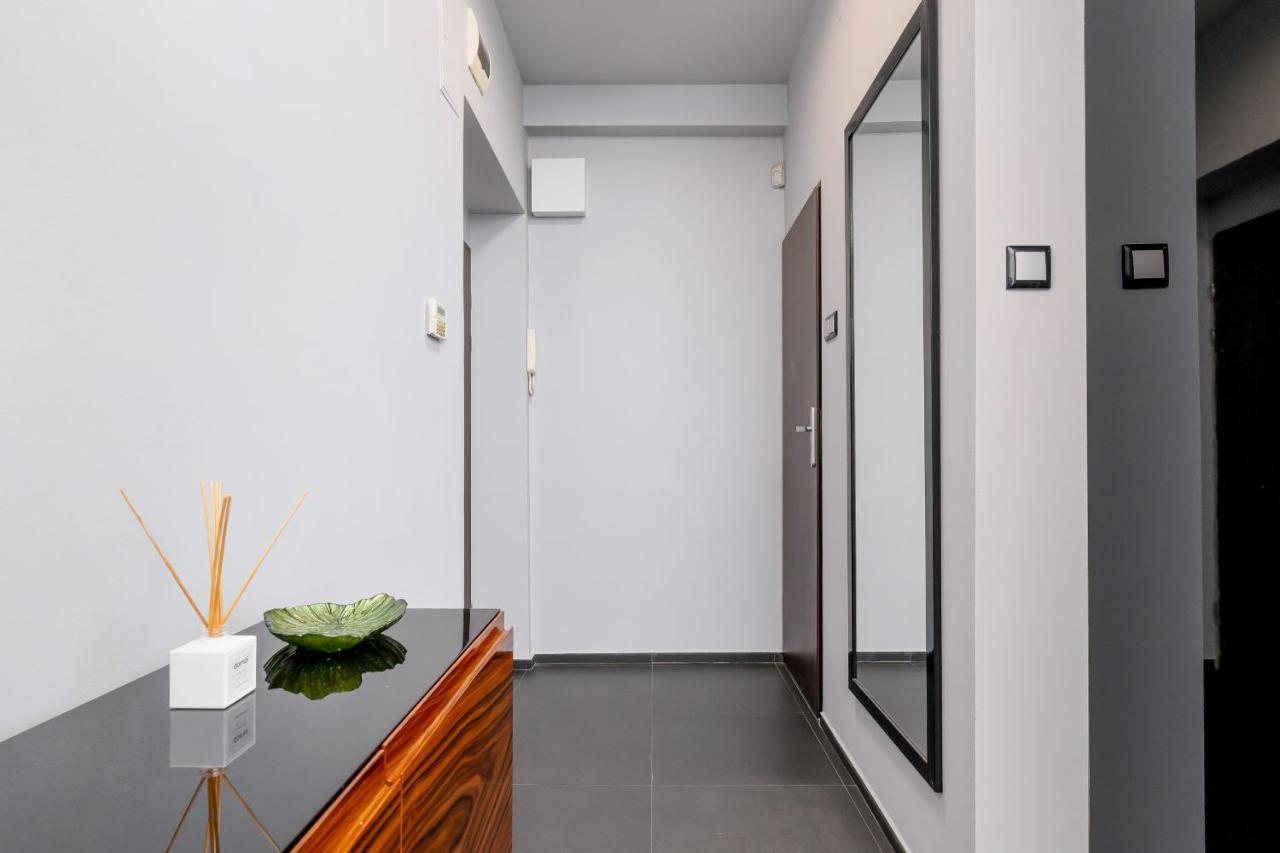 Stylish Korfantego Apartment Next To Spodek By Noclegi Renters Katowice Esterno foto